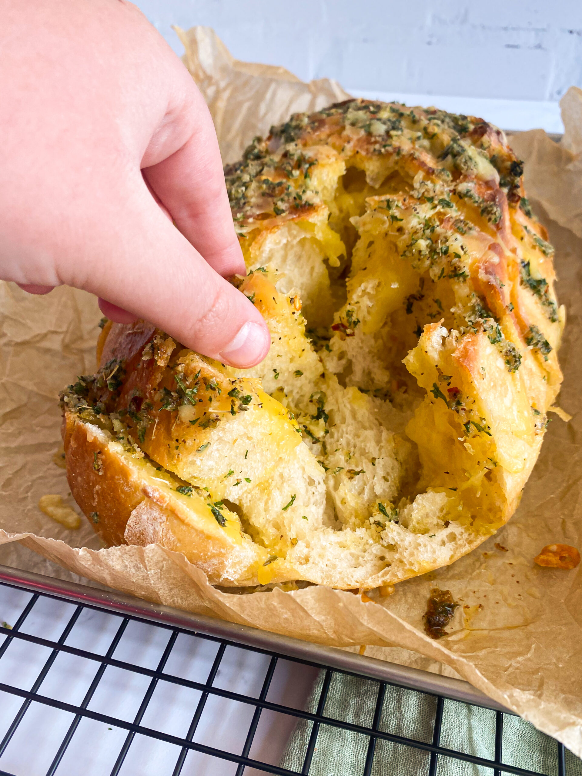 Easy Cheesy Garlic Pull Apart Bread