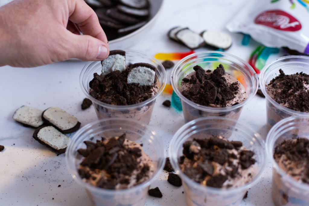 pudding oreo cookie crumbs in the dirt and worms pudding cups